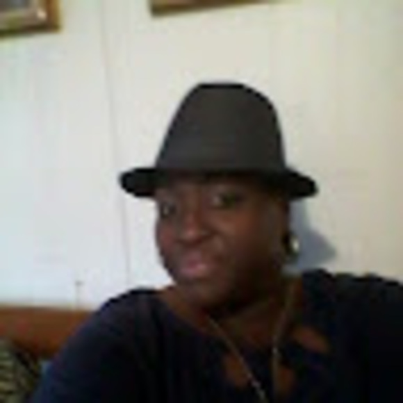 Meet your Posher, Angela - Picture 1 of 1